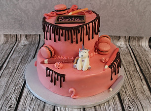 Schulanfangstorte _Ronja_ doppelstöckig mit Einhorn und Macarons Mascarponecreme und Erdbe