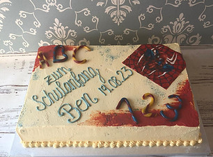 Schulanfangstorte _zum Schulanfang Ben 19.08.2023_ eckig mit Spiderman.JPG