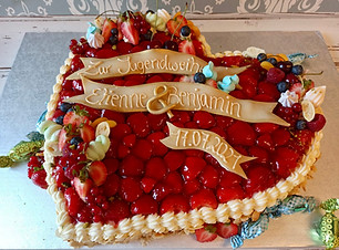Erdbeertorte _Zur Jugendweihe Etienne und Benjamin_.jpg