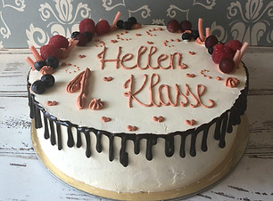Schulanfangstorte _Hellen 1. Klasse_ Schoko-Sahne.JPG