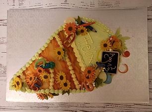 Schulanfangstorte _felix_ gemischtes Obst und Erdbeer-Joghurtsahne.jpg