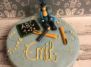 Schulanfangstorte _Emil_ Pudding-Erdbeer Pokemon Lucario.JPG
