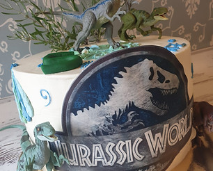 Papageienkuchen und Joghurtsahne Jurassic World _Fritz 5_.JPG
