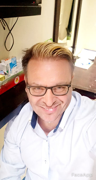 2020 FACEAPP GLASSES BIG NOSE.jpg