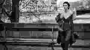 Maria Carla Boscono fotografata da Peter Lindbergh nella campagna per Ermanno Scervino
