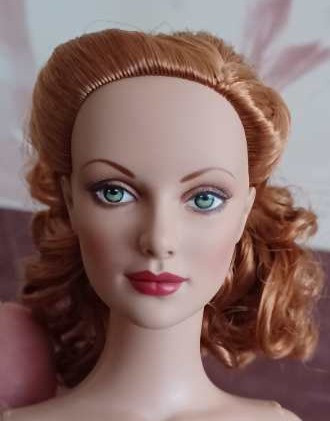 DAPHNE star of the red carpet - nude madamereve