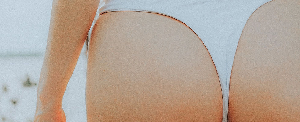 La pose d’implants fessiers a pour but d’augmenter le volume des fesses lorsque qu’il existe un manque de galbe au niveau des fesses