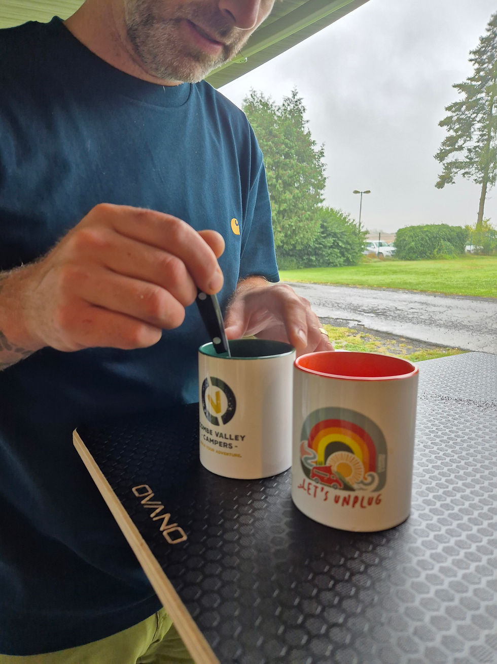 Thumbnail: Ovano Swing Out Table