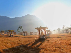 Hpa-An - Green fields, palm trees and limestone rocks