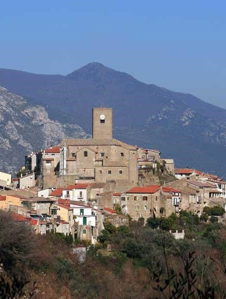 A Roccamonfina la prima biblioteca a cielo aperto