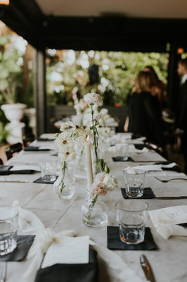 wedding table decor, white decor, minimal, simple, elegance