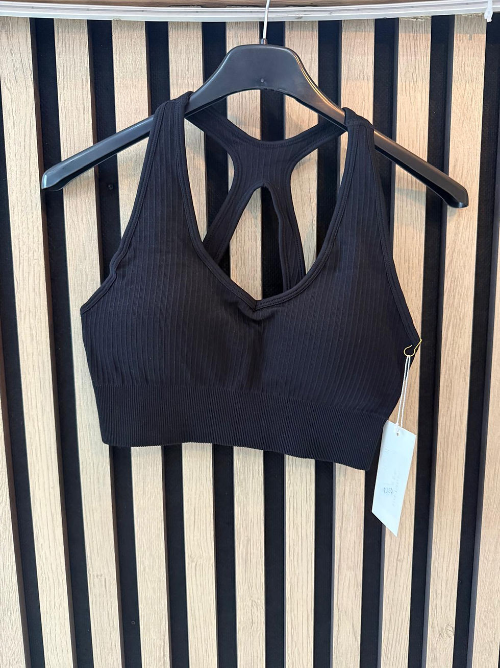 Top deportivo negro acanalado