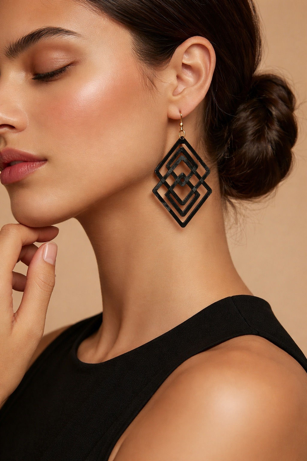 Triangle Black drop earrings