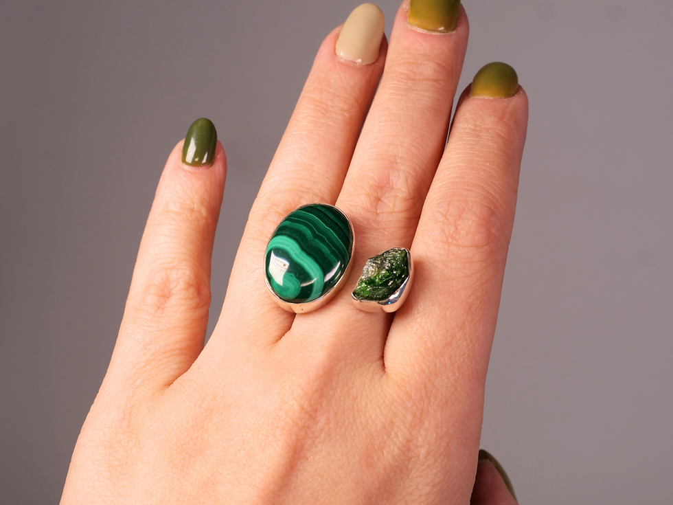 smooth, rough, natural-charm, sophisticated, artisan, handcrafted, bohemian, healing-crystals, luxury,