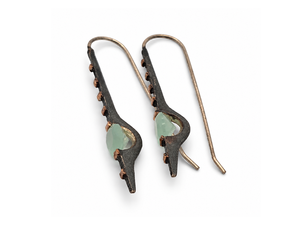 aquamarine hook earrings, two tone aquamarine earrings, hammered bar earrings, sculptural aquamarine earrings, pale aquamarin