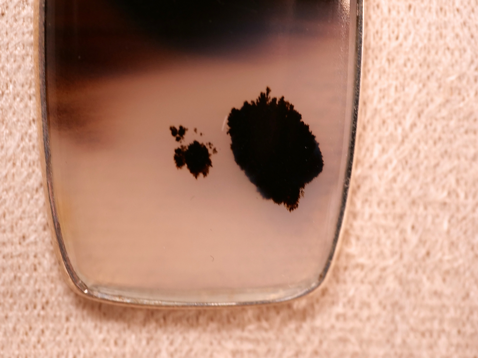 silver agate pendant, unique gemstone patterns, handcrafted jewelry, artisan agate jewelry, natural agate designs, agate pend