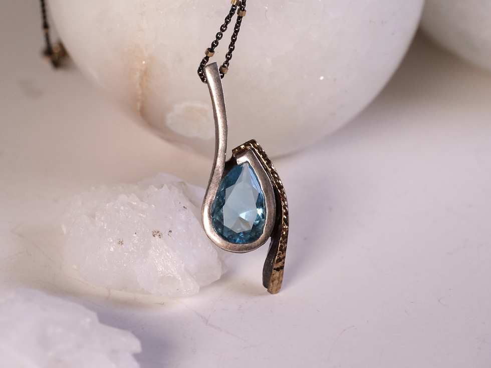 pear cut blue topaz, teardrop blue topaz, faceted blue topaz, faceted pear gemstone, blue gemstone pendant, light blue stone