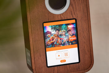 Mobiele AI photobooth voor Ethias tijdens Student Take Off in Hasselt | Meerskat brand activations
