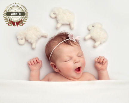 Newborn photographer Swindon