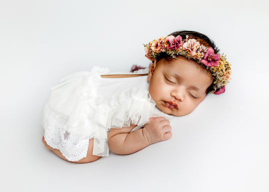 Newborn photographer Swindon