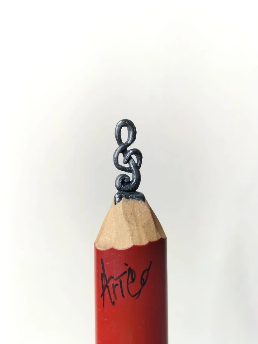 Loving Music — pencil-lead microsculpture | Art’eo