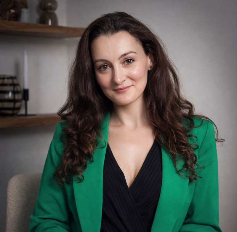 Writer: Claudia Totok