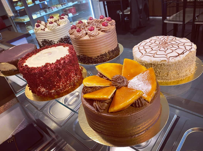 Online bakkerij met op maat gemaakte desserts voor elke speciale gelegenheid.