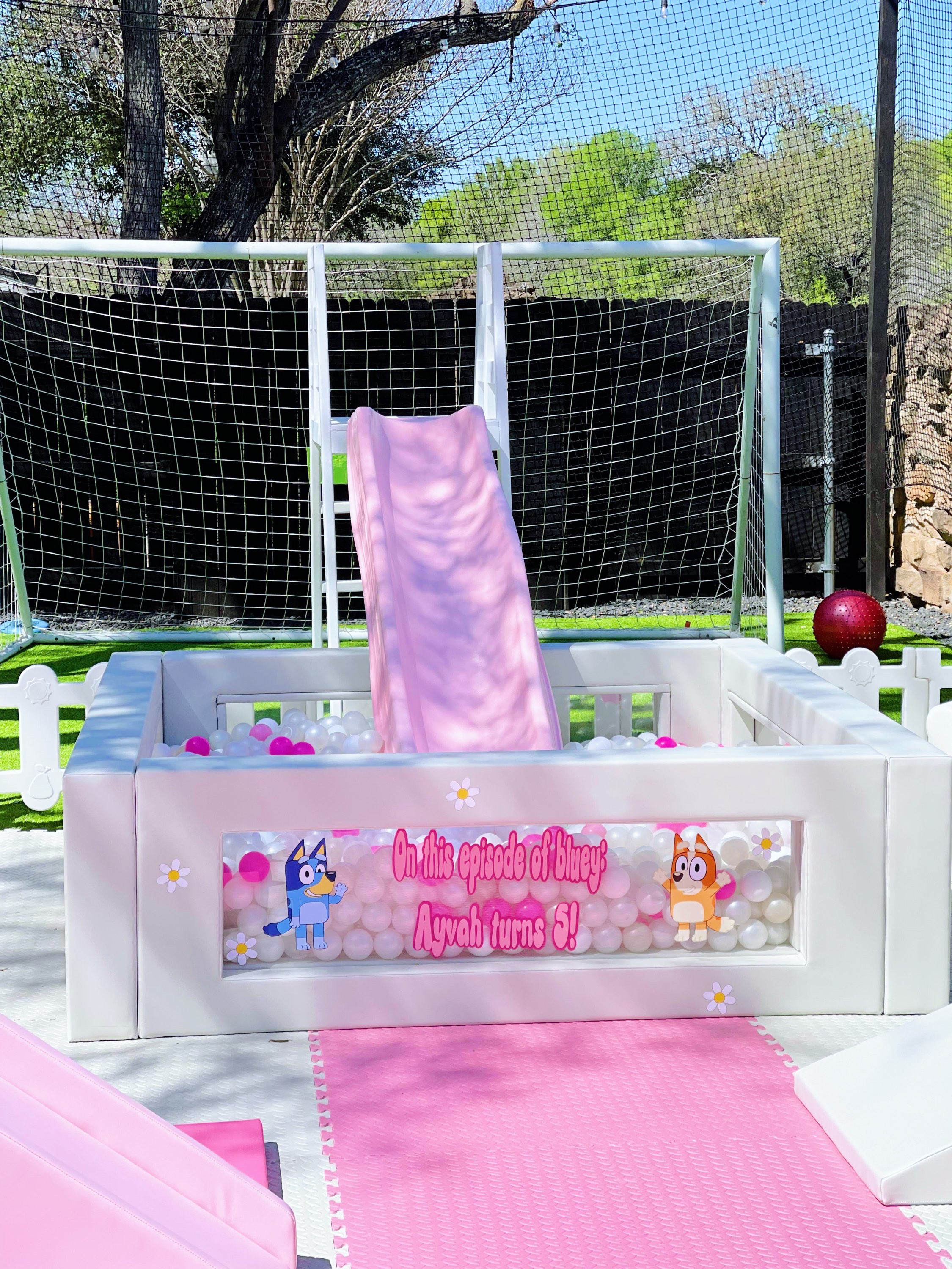 MAGICAL BALL PIT
