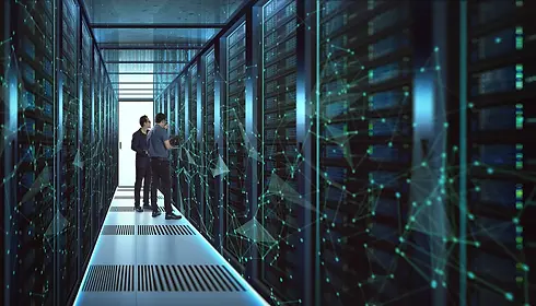 shutterstock_1489452101 data center 1920w.webp