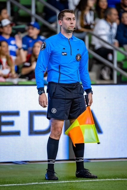 Fight to the Right Position: Inside the Physics of Refereeing