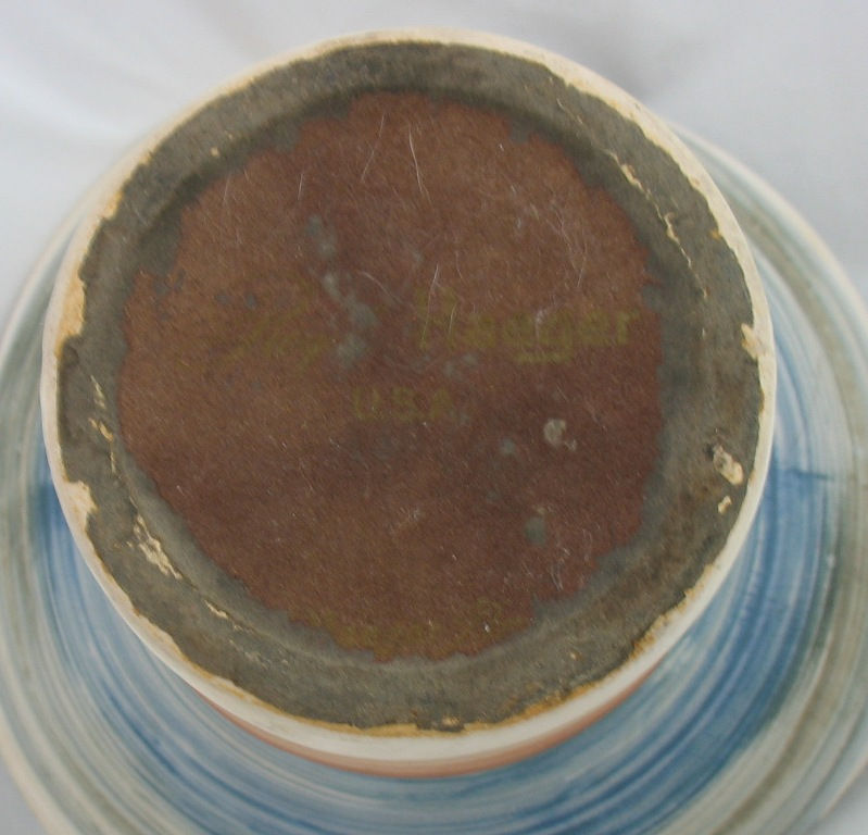 Thumbnail: Royal Haeger Mid- Century Modern 'Brushed Ware' Bisque Hat Vase c1960s-70s