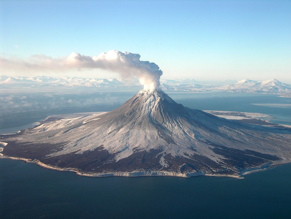 The eruptive phase of the Augustine Volcano in Alaska (2006)