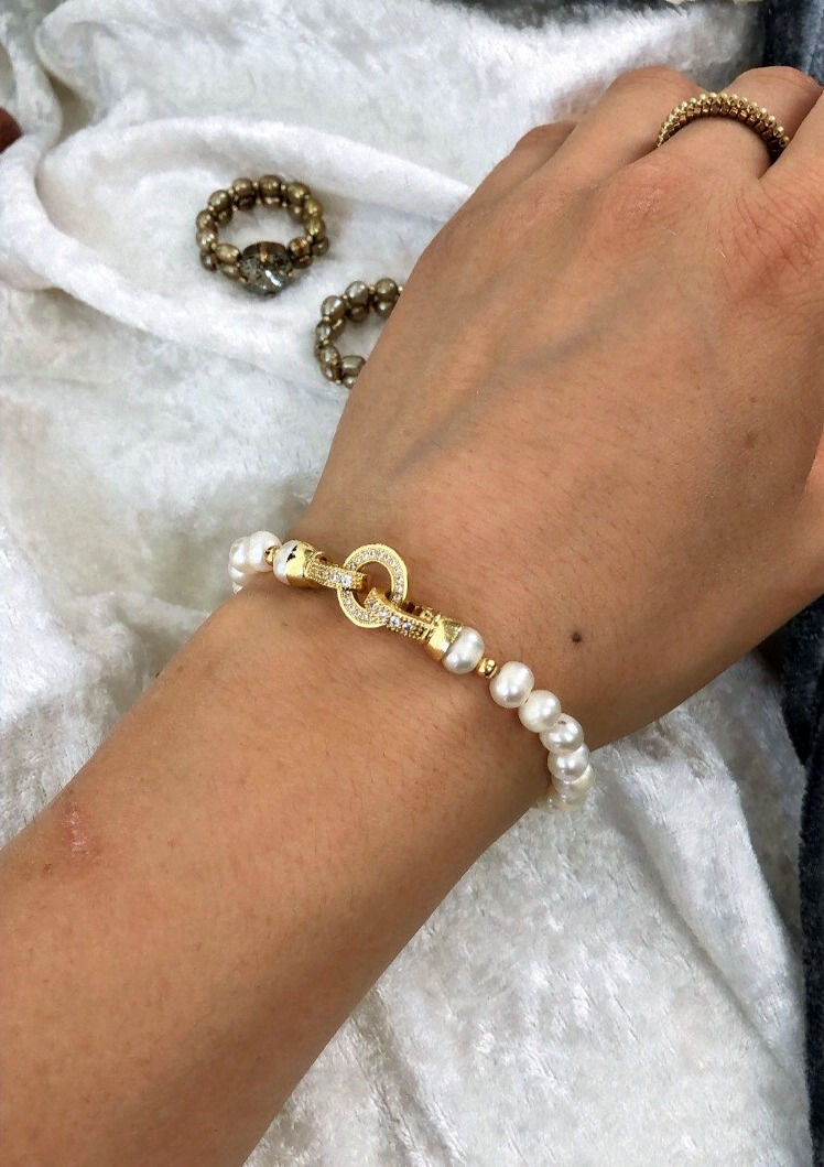 Thumbnail: Louis Black&White Pearl Bracelet