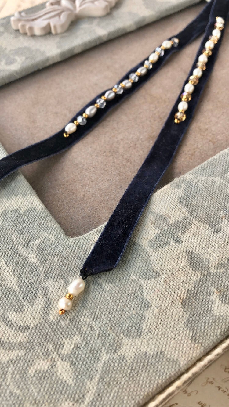 Thumbnail: Francis Velvet Bracelet White