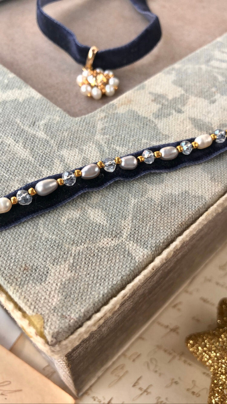 Thumbnail: Francis Velvet Bracelet Grey