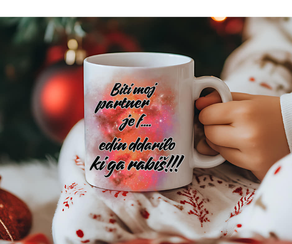 Božična skodelica za pare – ko je humor najboljše darilo!