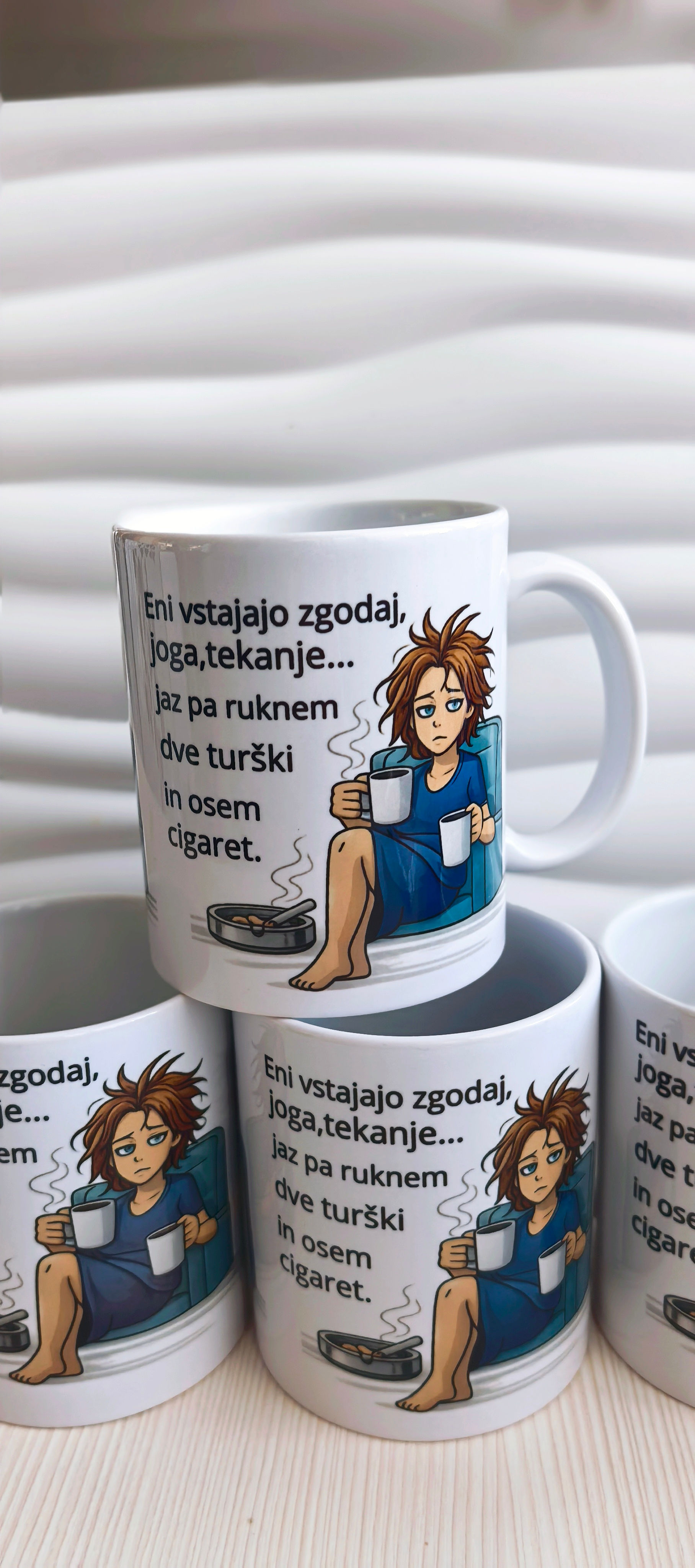 Smešna skodelica “Eni vstajajo zgodaj…” ☕Popolna skodelica za vse, ki niso jutra