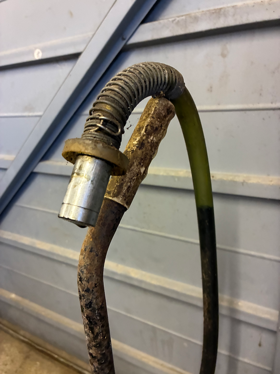 Thumbnail: Duckhams 2-stroke pump