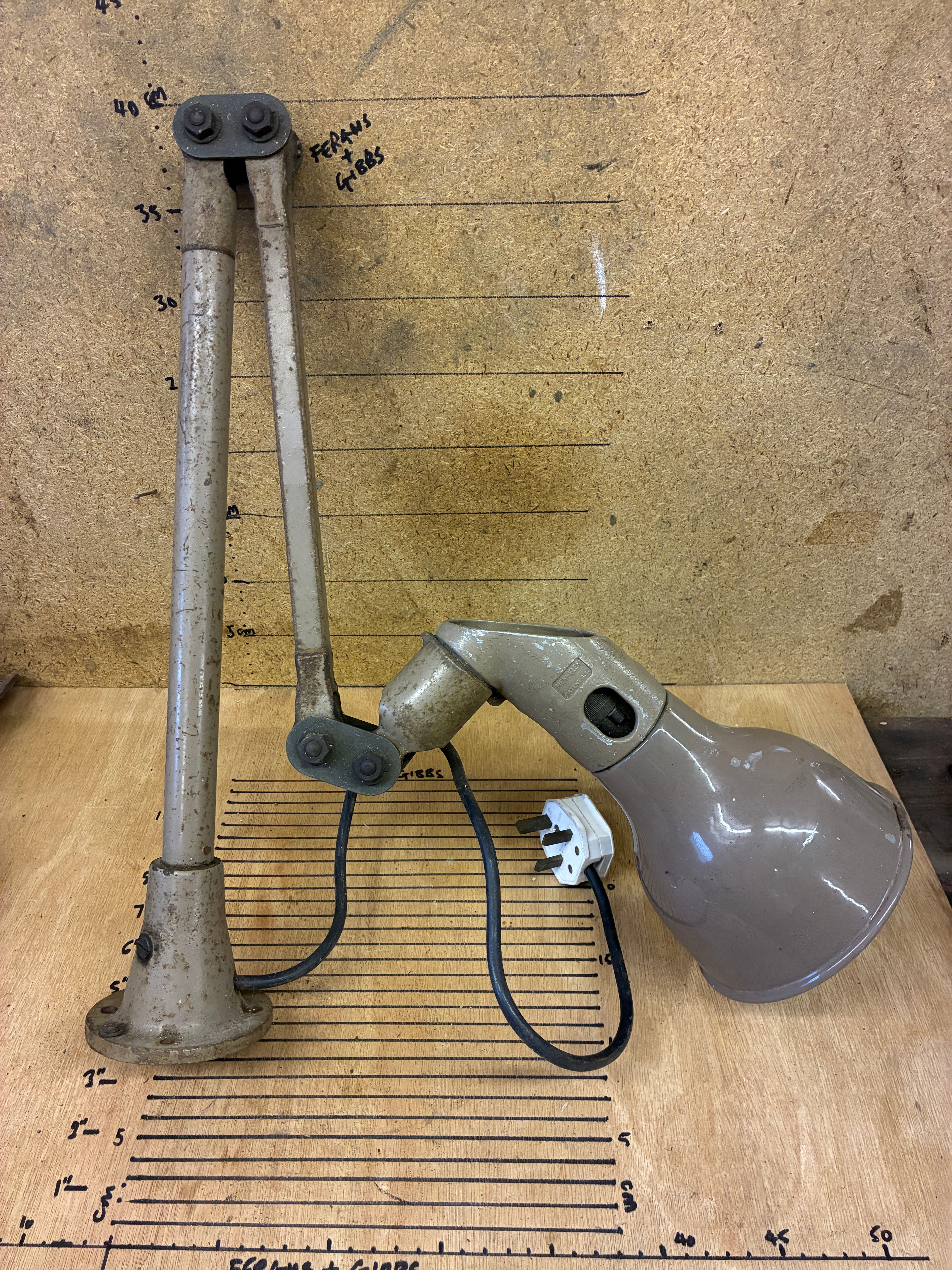 Industrial Articulated Machinist Task Lamp by Mek Elek