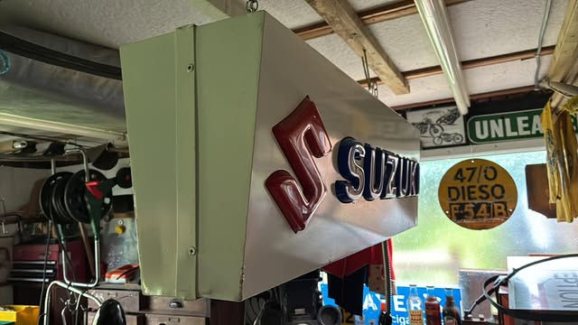 Thumbnail: Suzuki dealership light box