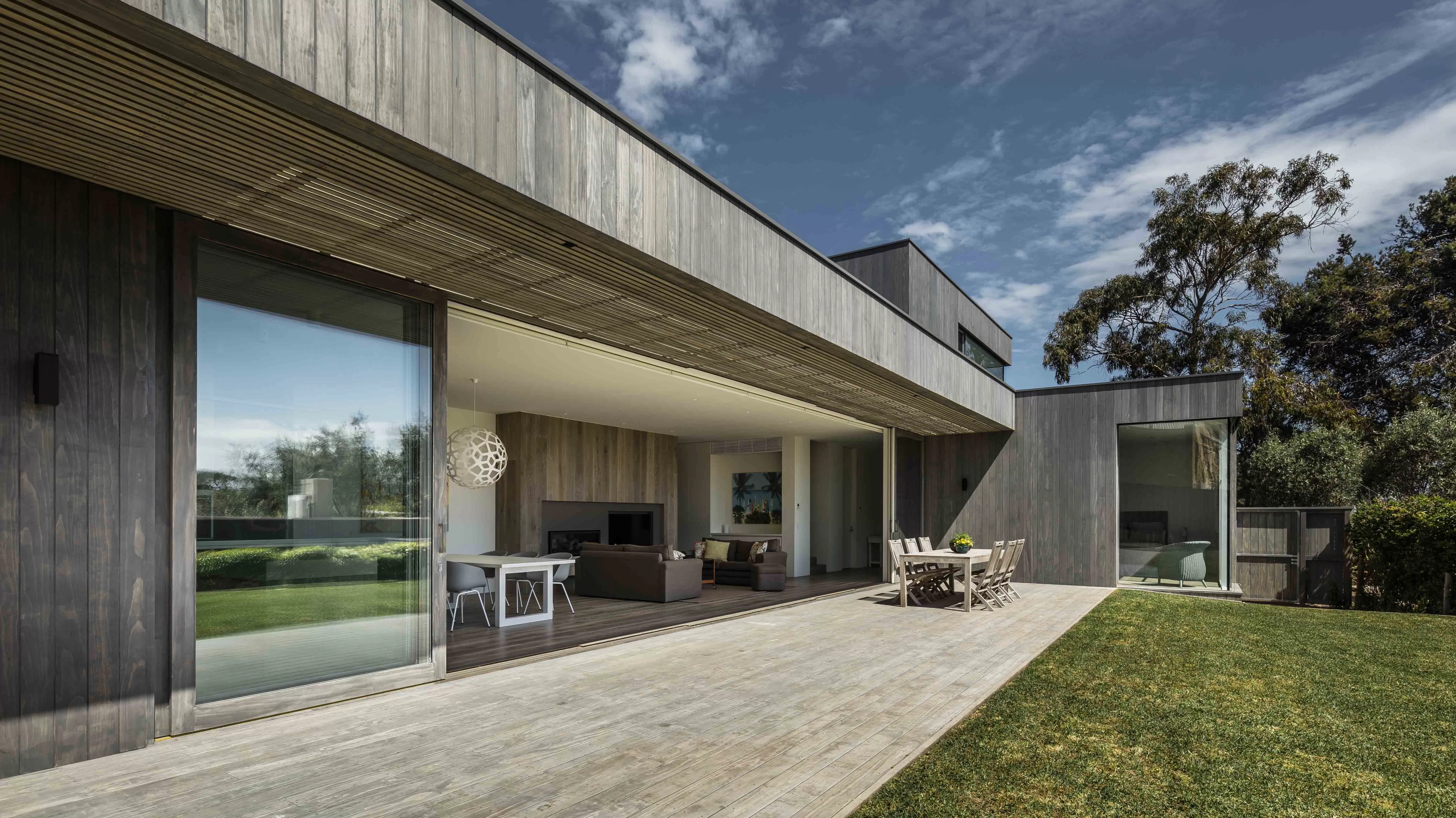 Portsea-Beach-House-Mornington-Peninsula-Australia-Accoya-wood-back (2).webp