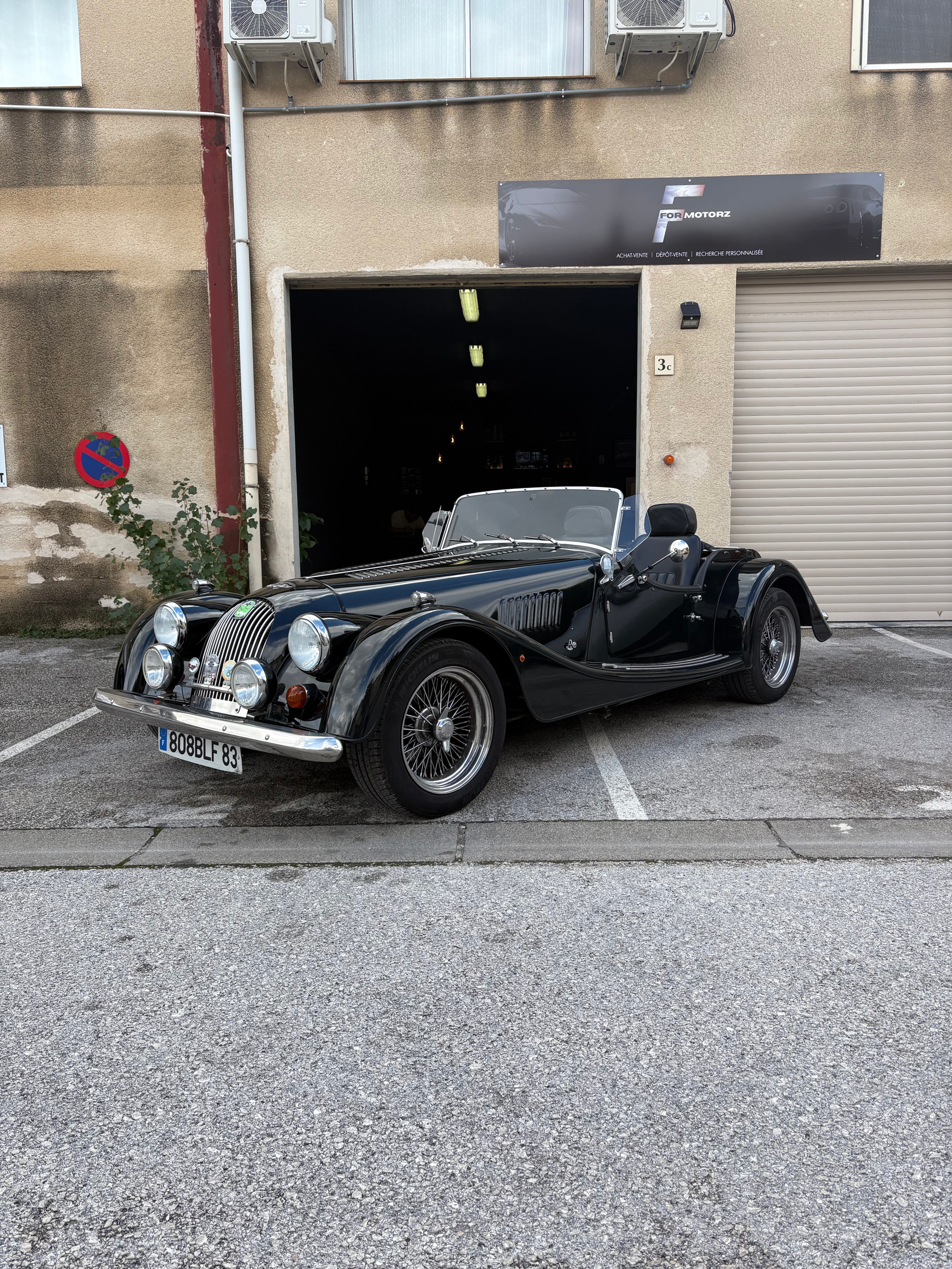 MORGAN PLUS 8 V8