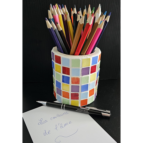 POT A CRAYONS 4_edited.png