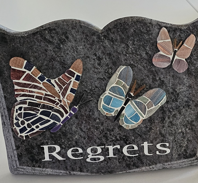 PLAQUE FUNERAIRE TRIO DE PAPILLONS.png