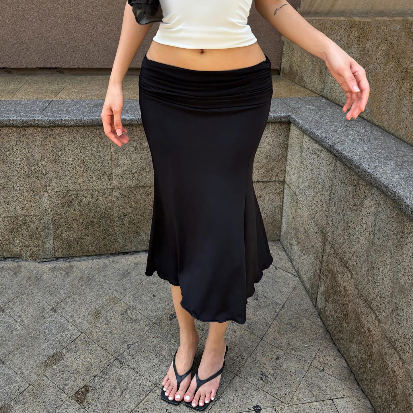 SUCHCUTE Black Low Waist Midi Skirt