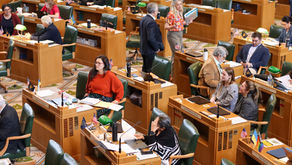 Photojournalism: What’s under the golden man? A look inside the 83rd Oregon Legislative Assembly