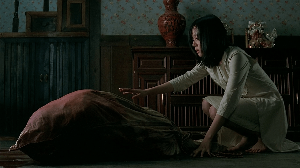 A Tale of Two Sisters (2003)