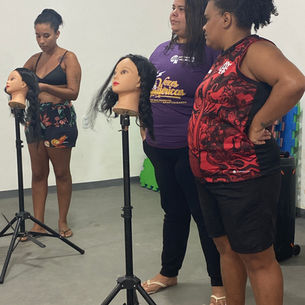 Tranças que transformam: projeto fortalece mulheres nas periferias de São Gonçalo