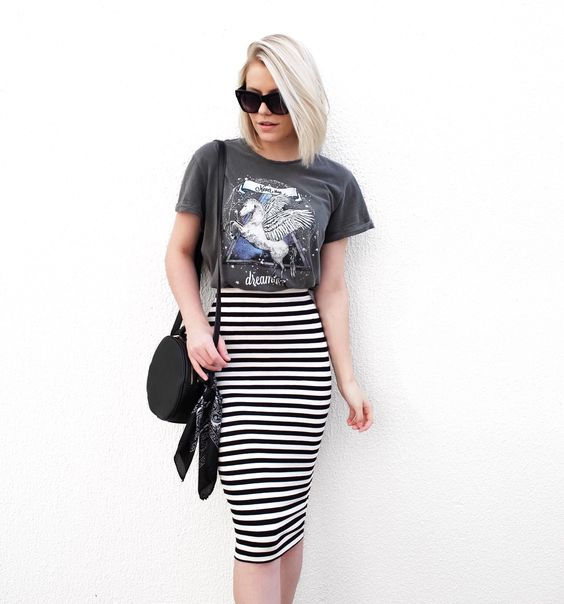 tendência saia midi listrada com blusa unicórnio