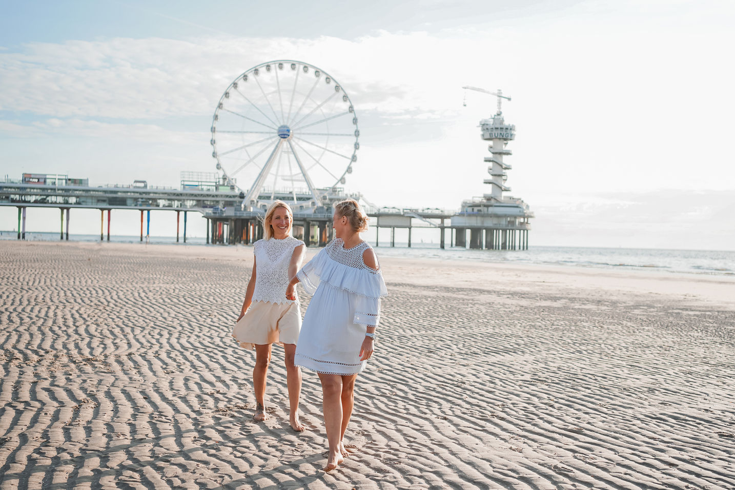 Proposal Photoshoot at Scheveningen The Hague By Jake Santos Photography, Lesbian Couple Photoshoot, Fotografa Brasileira na Holanda